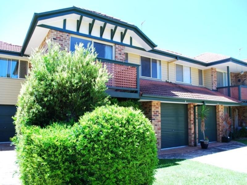 2/23 Tristan Court, Benowa QLD 4217