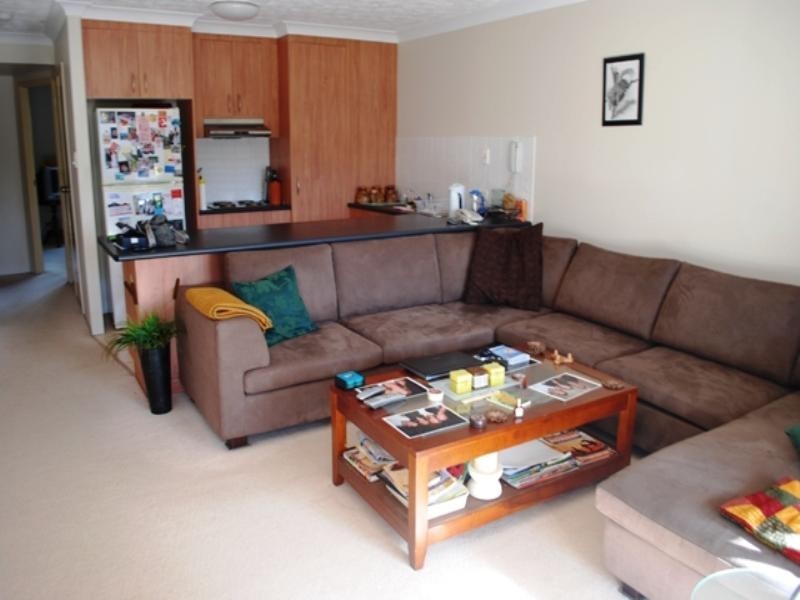 2/25 Walton Street, Southport QLD 4215