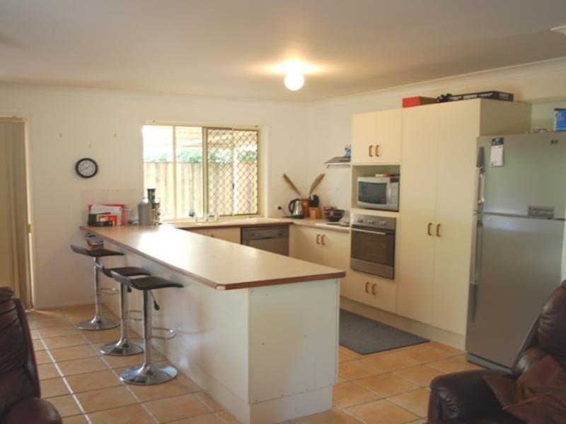 11 Pristine Court, Varsity Lakes QLD 4227