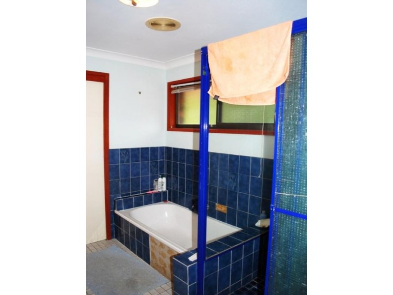 32 Whitian Drive, Carrara QLD 4211