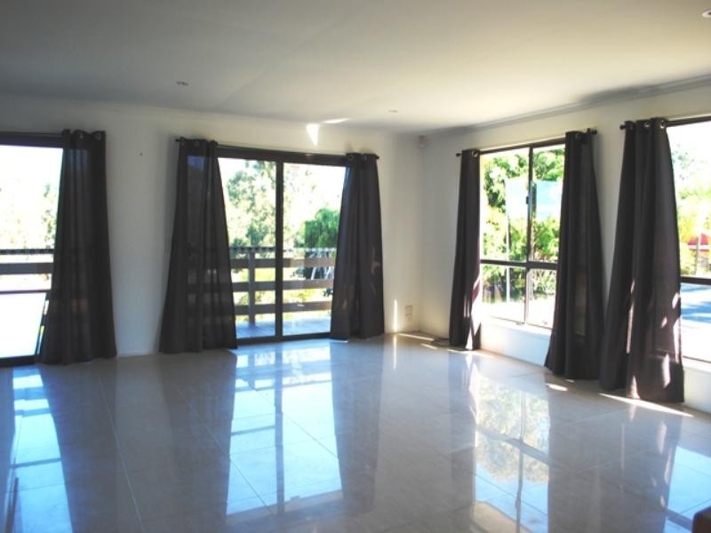 5 Cambridge Court, Carrara QLD 4211