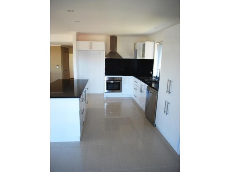 5 Cambridge Court, Carrara QLD 4211