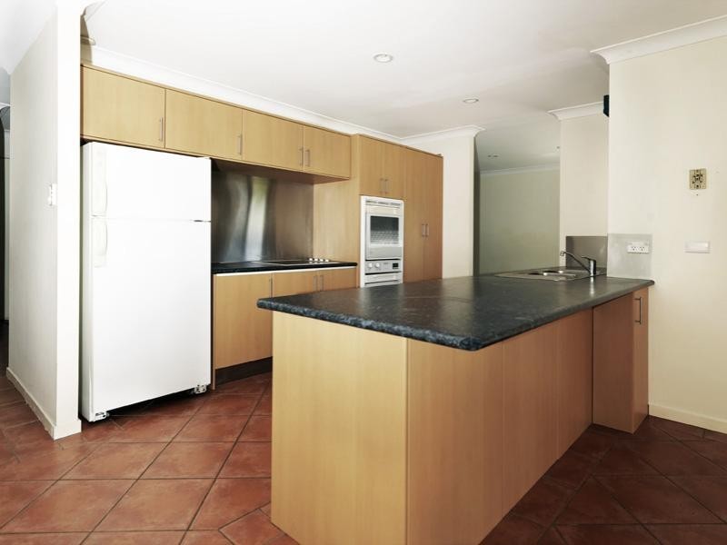 4 Rosella Court, Carrara QLD 4211