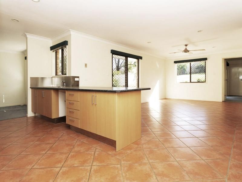 4 Rosella Court, Carrara QLD 4211