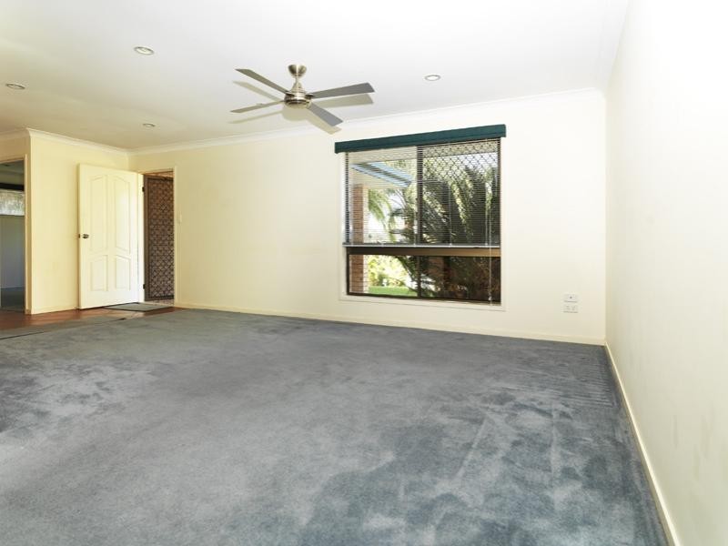 4 Rosella Court, Carrara QLD 4211