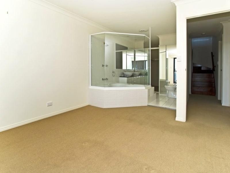 38/2 Ridgeline Way, Highland Park QLD 4211