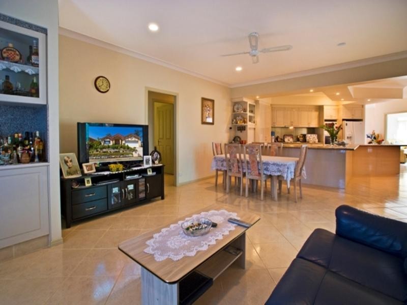 Highland Park QLD 4211