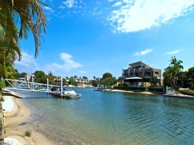 98 Gibraltar Drive, Isle Of Capri QLD 4217