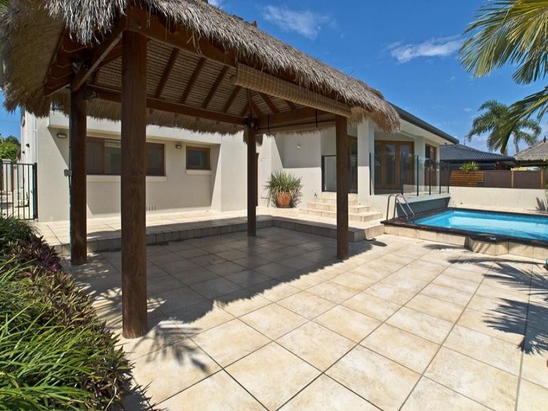 98 Gibraltar Drive, Isle Of Capri QLD 4217