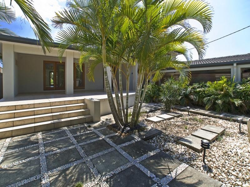 98 Gibraltar Drive, Isle Of Capri QLD 4217