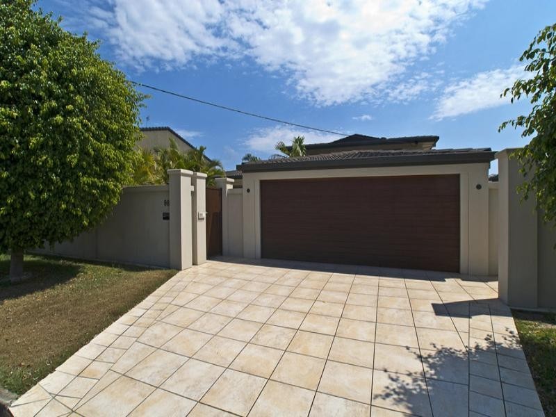 98 Gibraltar Drive, Isle Of Capri QLD 4217