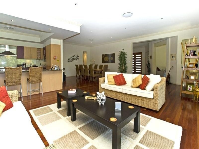 10 Isla Court, Bonogin QLD 4213