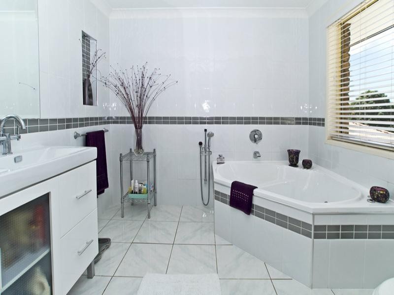 54 Bradstone Road, Carrara QLD 4211