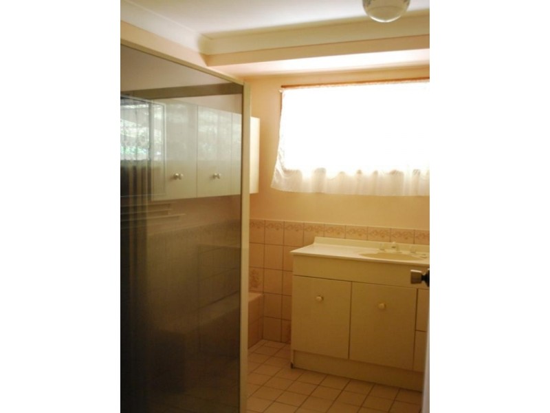 6 Dunhill Court, Carrara QLD 4211