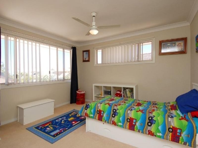 9 Ardrossan Place, Highland Park QLD 4211