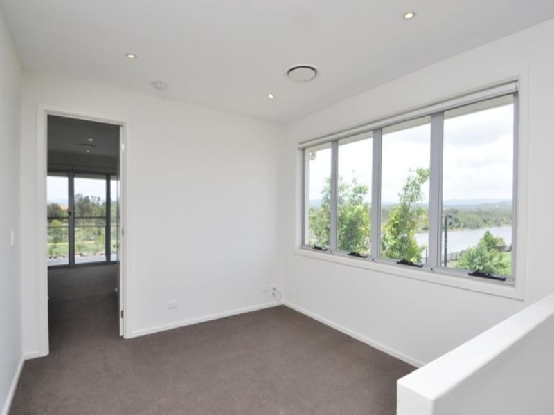 4/5024 Emerald Island Drive, Carrara QLD 4211