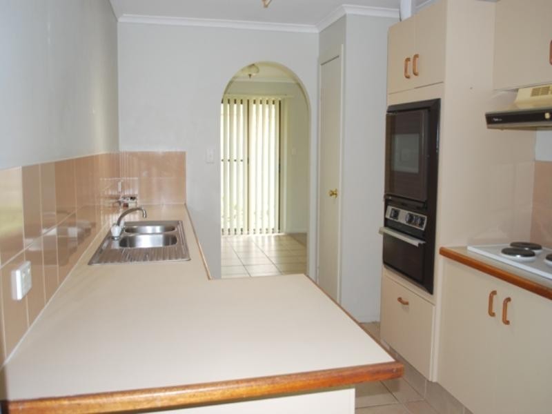 10 Dunsby Court, Carrara QLD 4211