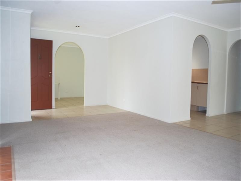 10 Dunsby Court, Carrara QLD 4211