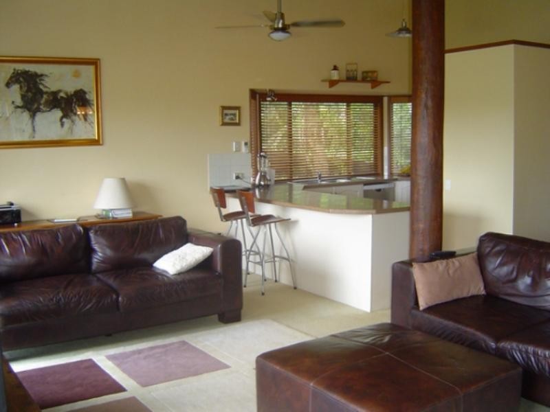 77 Plateau Crescent, Carrara QLD 4211