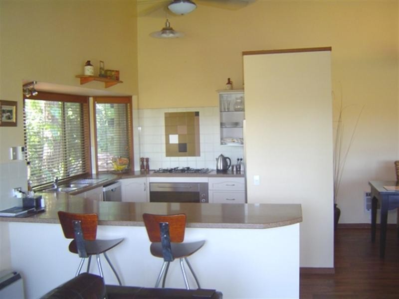 77 Plateau Crescent, Carrara QLD 4211