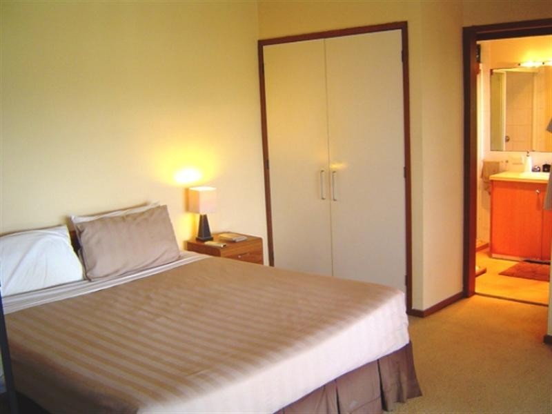 77 Plateau Crescent, Carrara QLD 4211