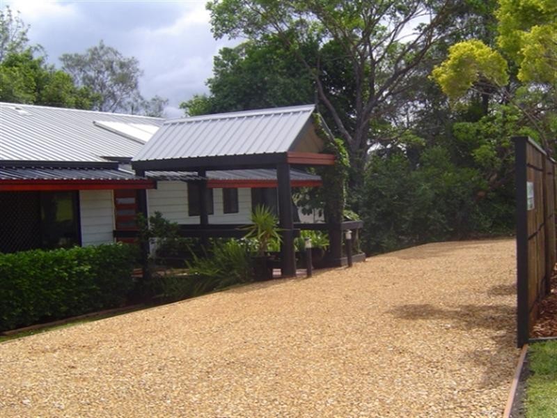 77 Plateau Crescent, Carrara QLD 4211