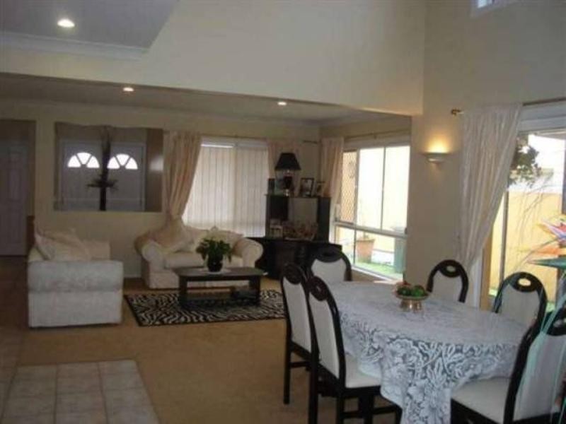 20 Massachusetts Court, Varsity Lakes QLD 4227