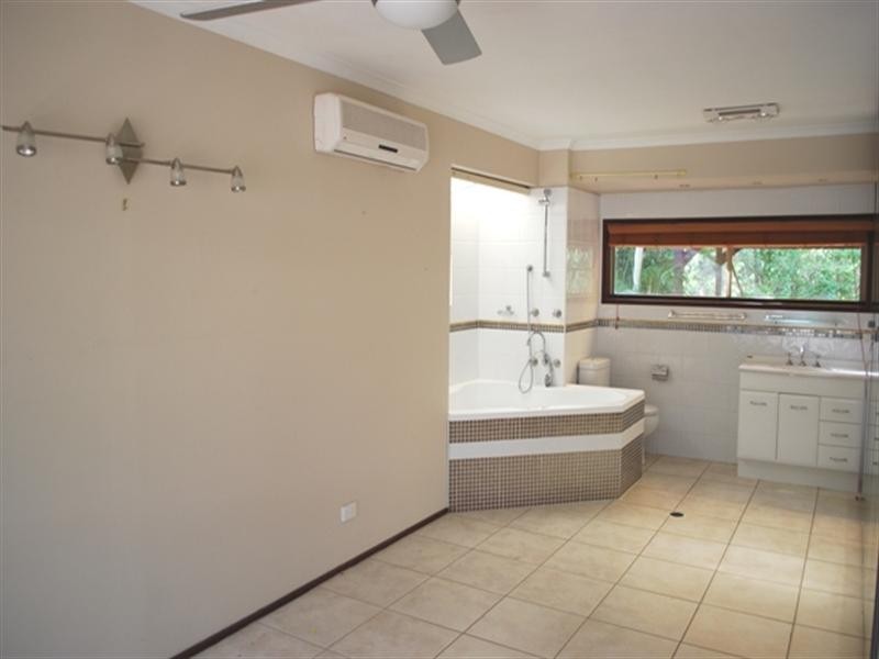 Highland Park QLD 4211