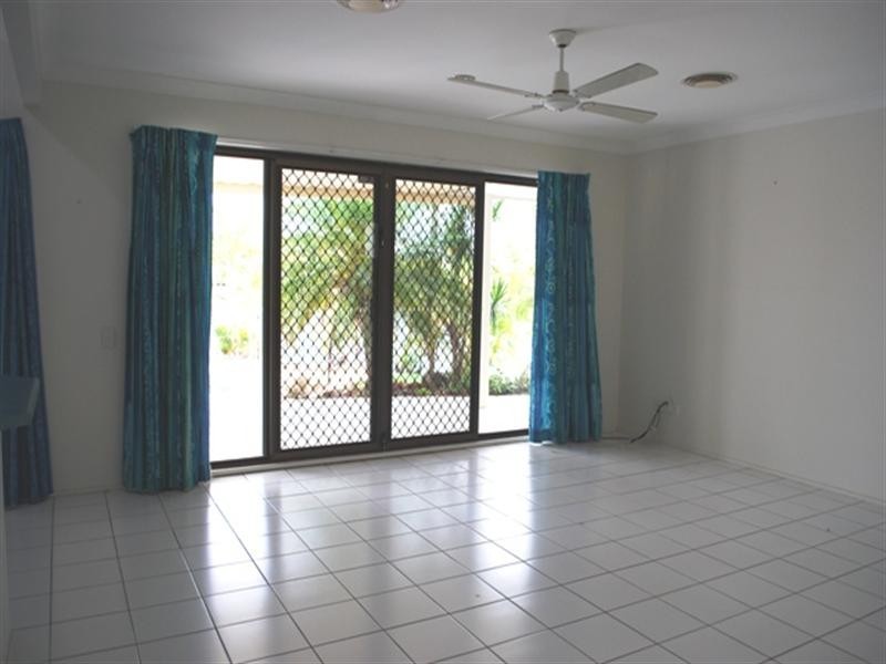 Broadbeach Waters QLD 4218