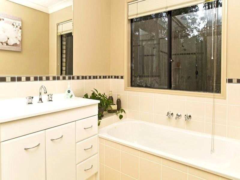 10 Blue Gum Court, Gilston QLD 4211