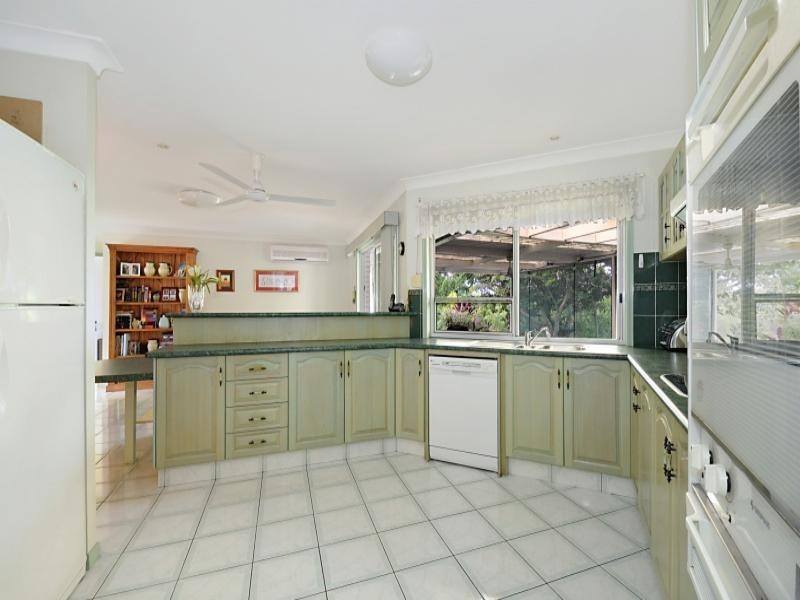 8 Nandewar Court, Carrara QLD 4211