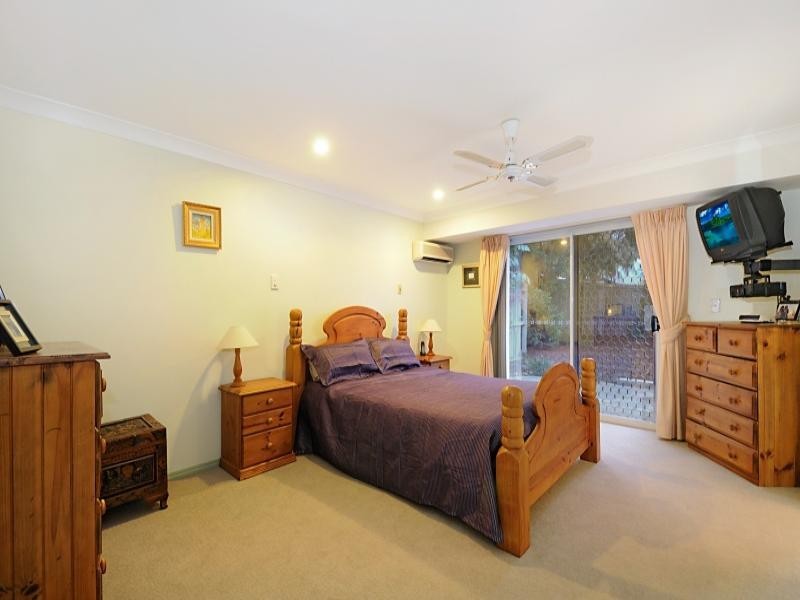 8 Nandewar Court, Carrara QLD 4211