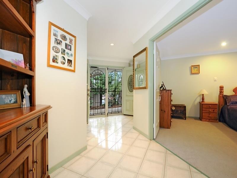 8 Nandewar Court, Carrara QLD 4211