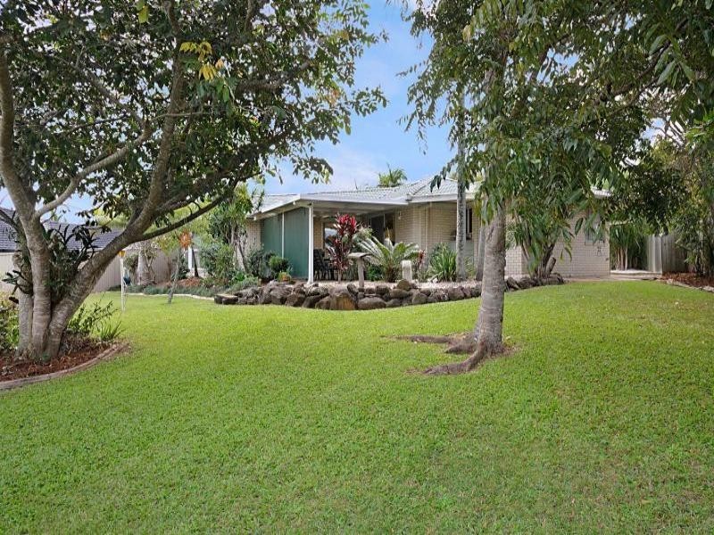 8 Nandewar Court, Carrara QLD 4211