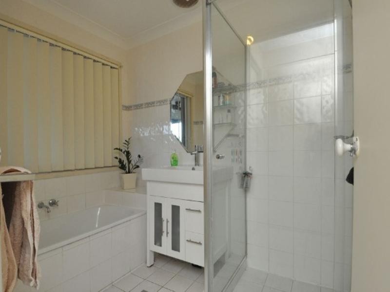 31 Guthrie Parade, Carrara QLD 4211