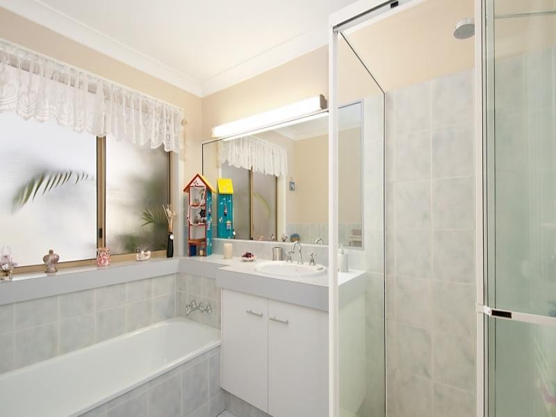 3 Redstone Court, Carrara QLD 4211