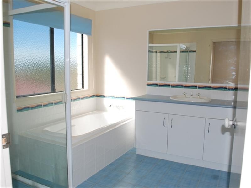 Highland Park QLD 4211