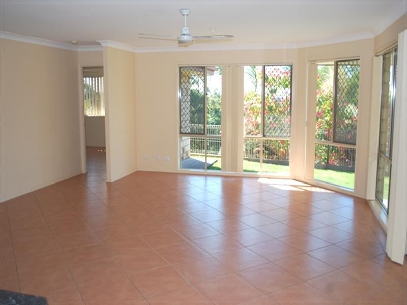 Highland Park QLD 4211