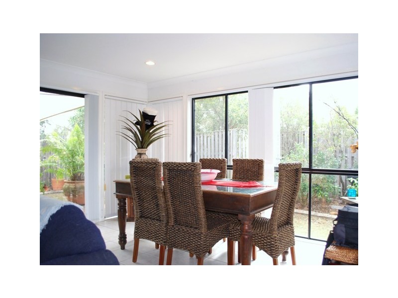 16 Gentian Drive, Arundel QLD 4214