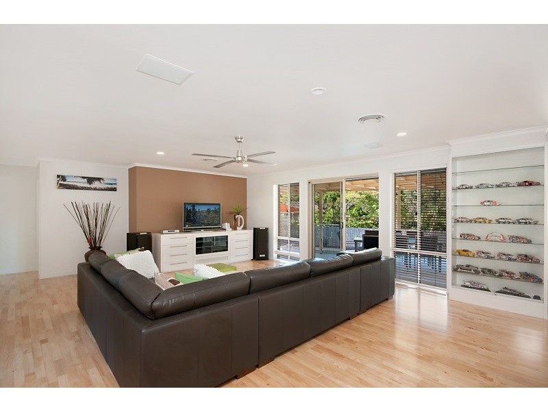 4 Brae Court, Carrara QLD 4211