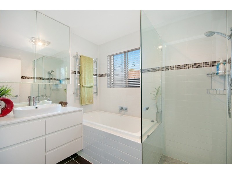 4 Brae Court, Carrara QLD 4211