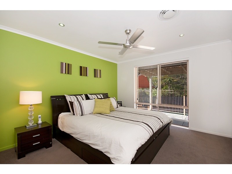 4 Brae Court, Carrara QLD 4211