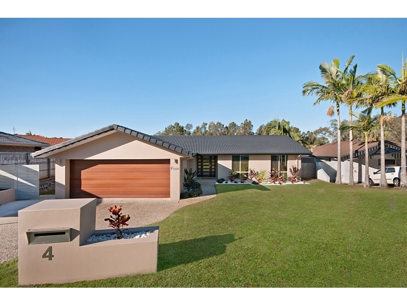 4 Brae Court, Carrara QLD 4211