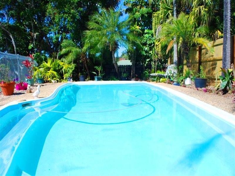 97 Hinkler Drive, Highland Park QLD 4211