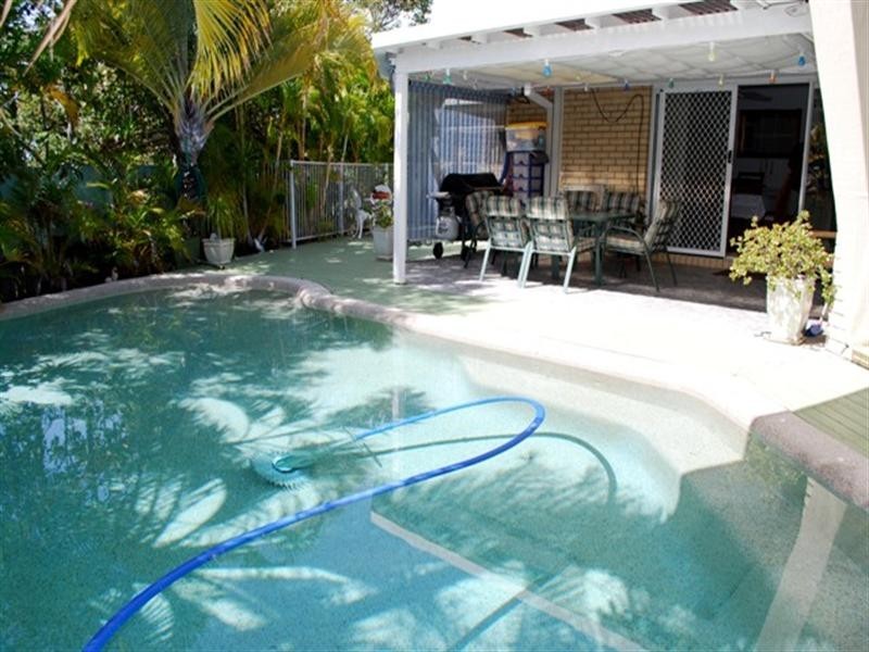 9 Hampshire Close, Highland Park QLD 4211
