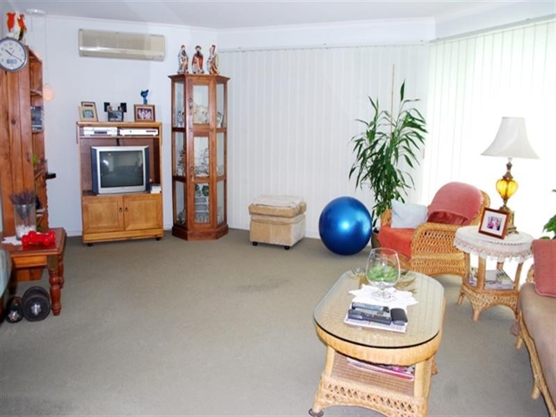 9 Hampshire Close, Highland Park QLD 4211