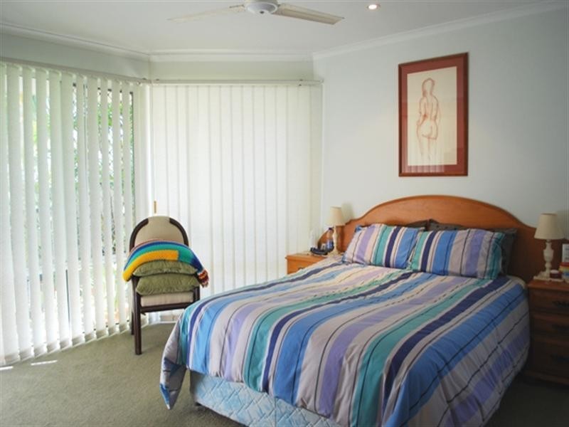 9 Hampshire Close, Highland Park QLD 4211