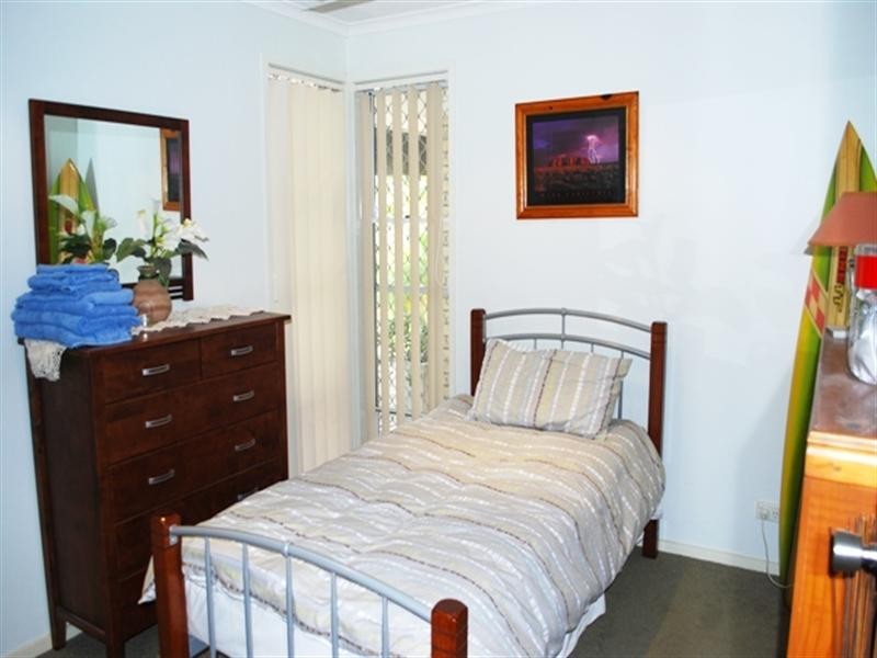 9 Hampshire Close, Highland Park QLD 4211