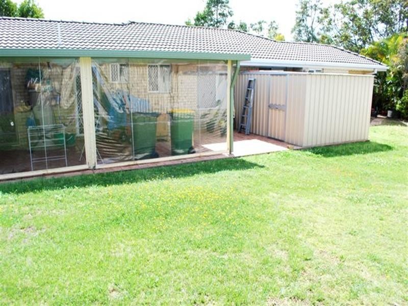 9 Hampshire Close, Highland Park QLD 4211