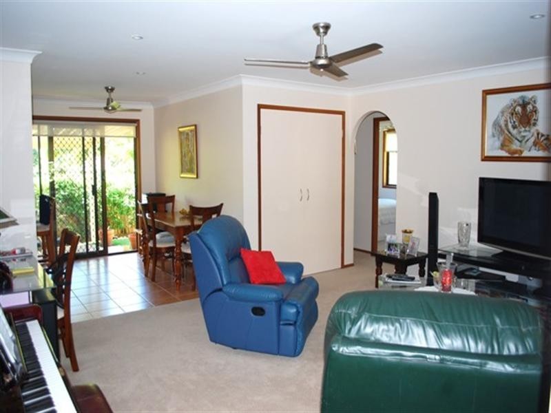 2/2 Dorrigo Drive, Worongary QLD 4213
